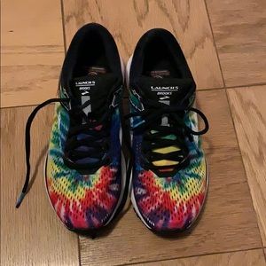 ONLY WORN 1 TIME! Brooks Launch 5 - Rock N Roll